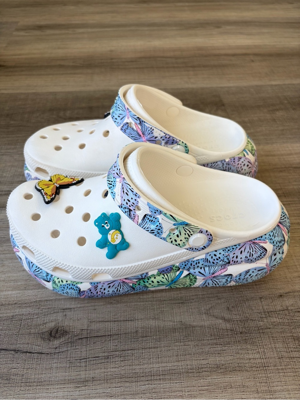 Crocs Classic Crush Butterfly Clogs - Picture 3 of 9